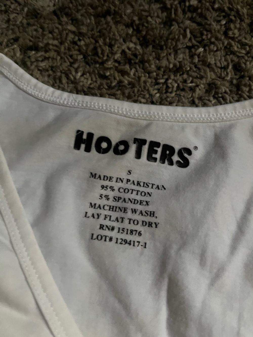 Hooters White Long-Sleeve V-Neck Tee with Orange Logo - Picture 2 of 3